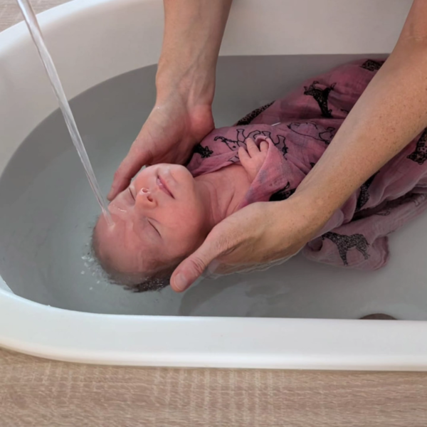 photo TBB Thérapeutique Bain Bébé biainnaitre HERAULT Aix les Bains